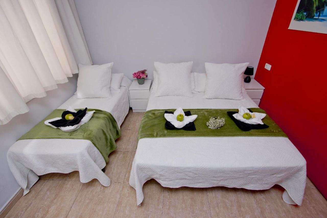 Barcelona City North Hostal Екстериор снимка