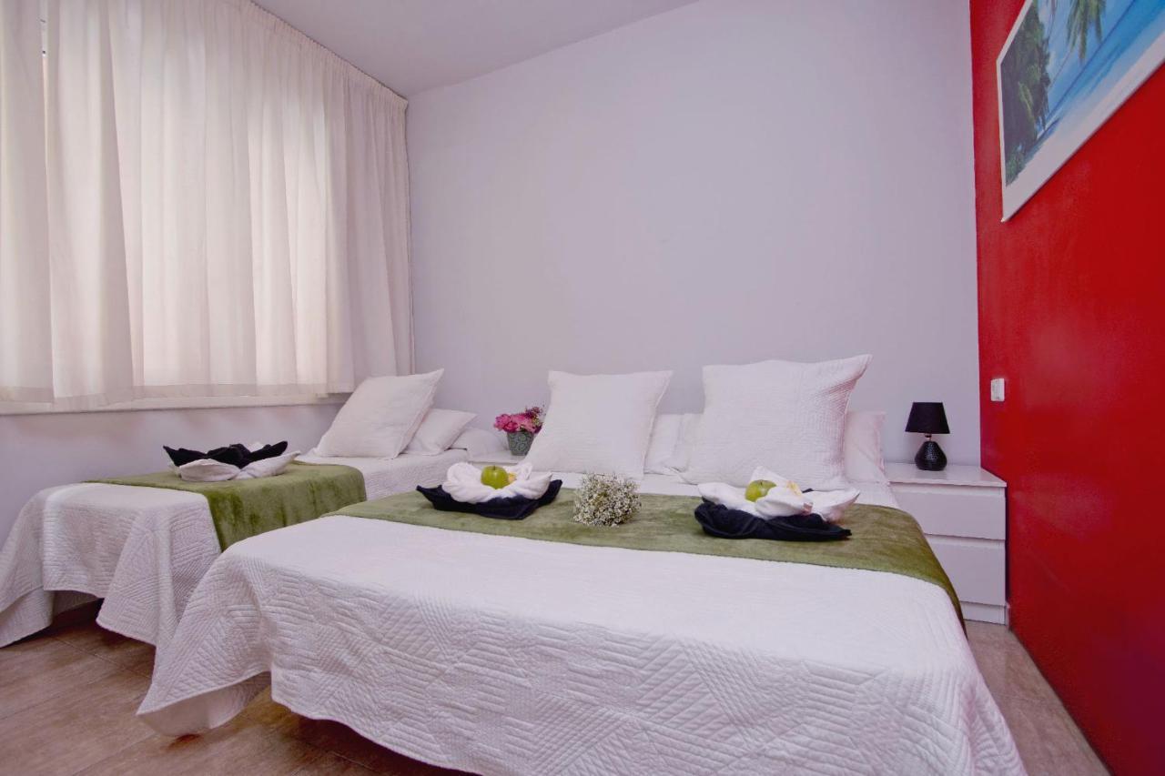 Barcelona City North Hostal Екстериор снимка