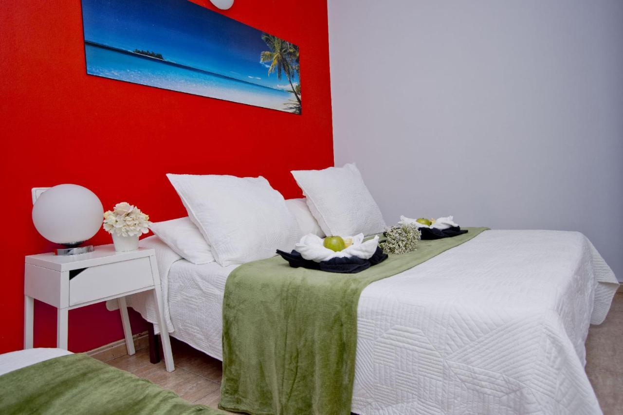 Barcelona City North Hostal Екстериор снимка