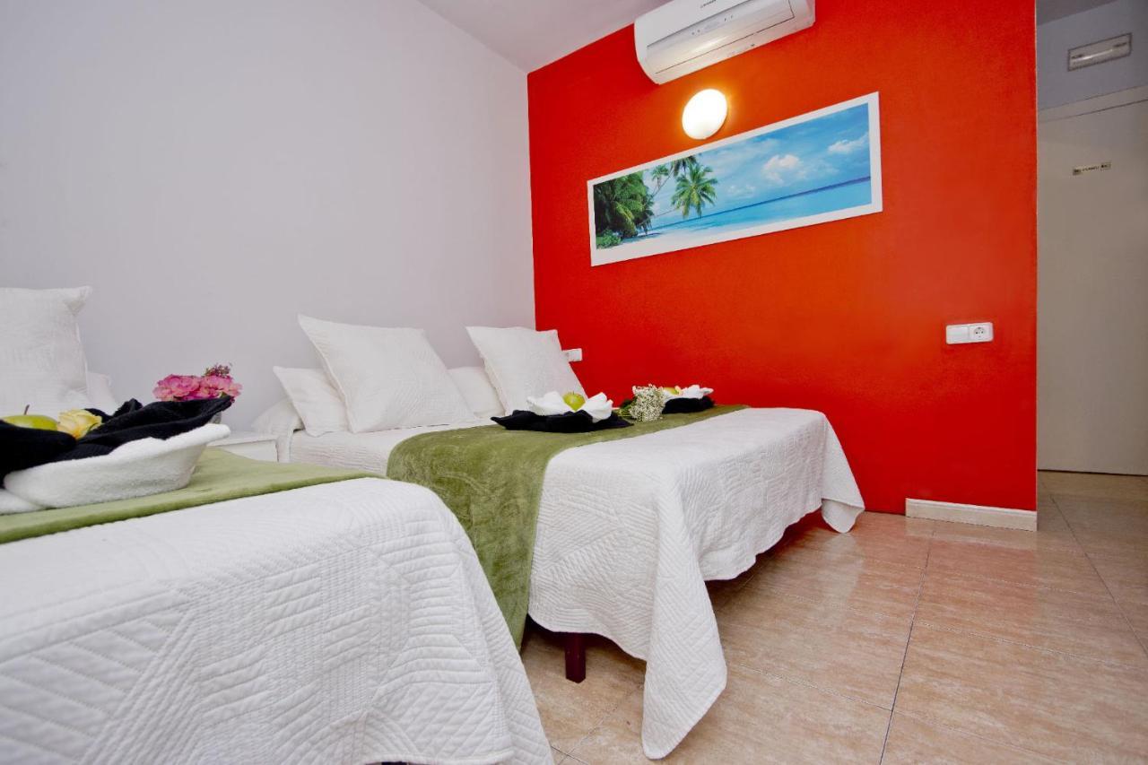 Barcelona City North Hostal Екстериор снимка