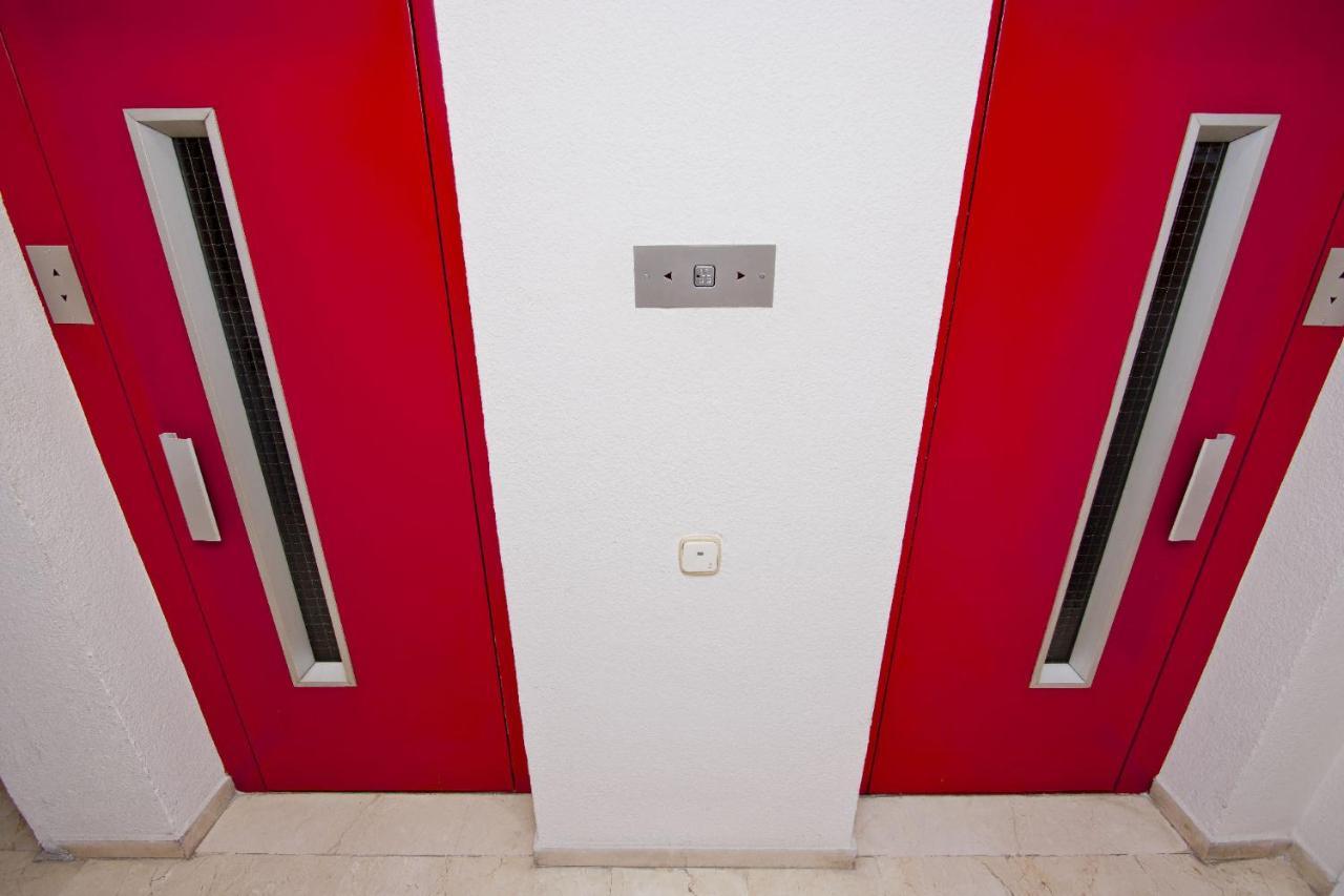 Barcelona City North Hostal Екстериор снимка