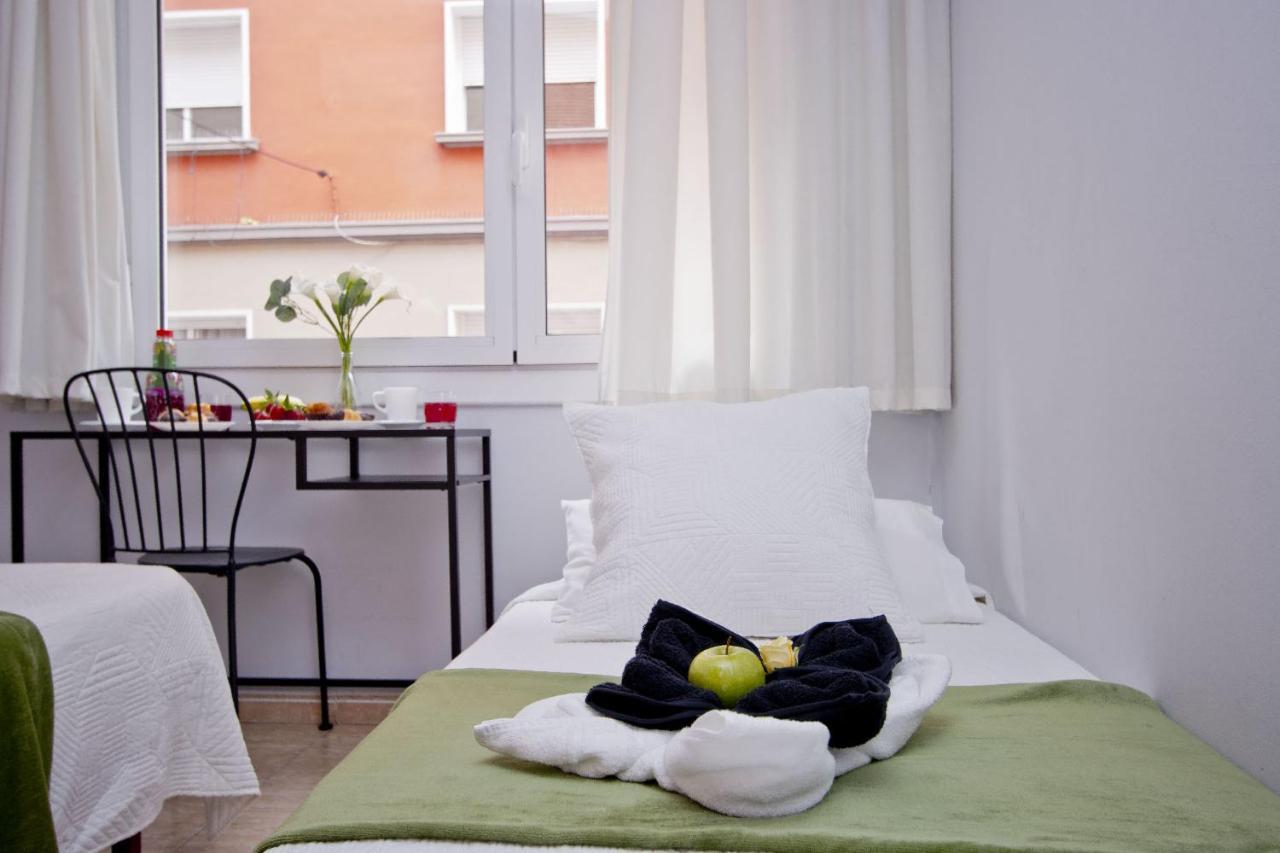 Barcelona City North Hostal Екстериор снимка