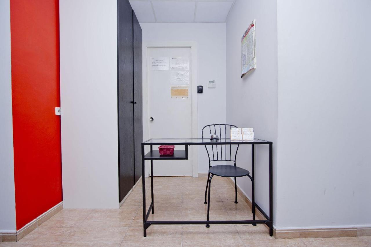 Barcelona City North Hostal Екстериор снимка