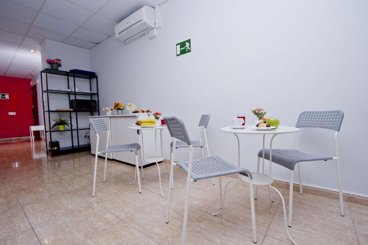 Barcelona City North Hostal Екстериор снимка