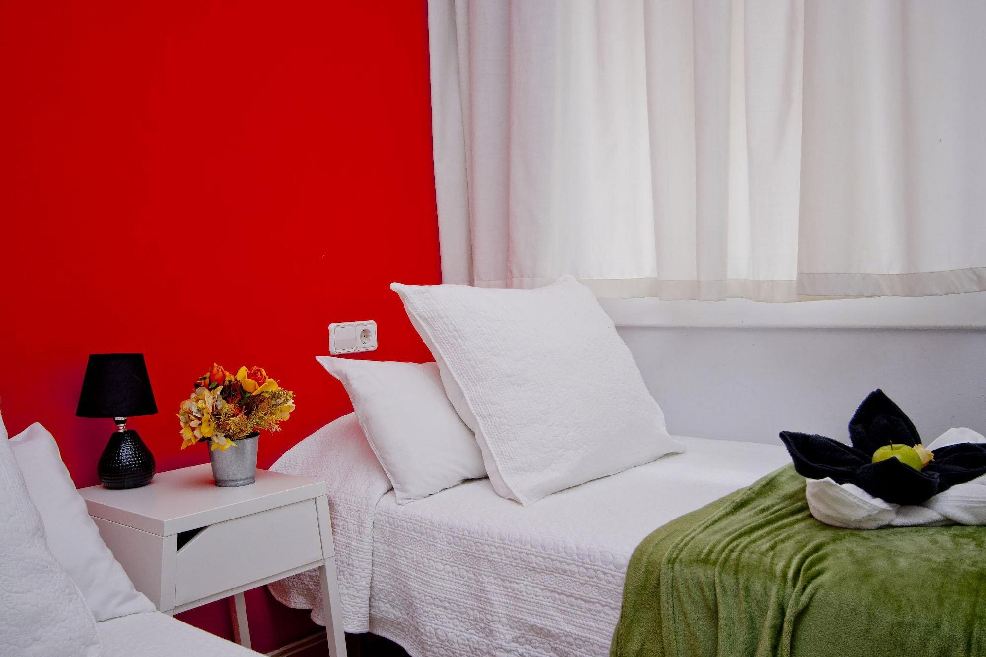 Barcelona City North Hostal Екстериор снимка