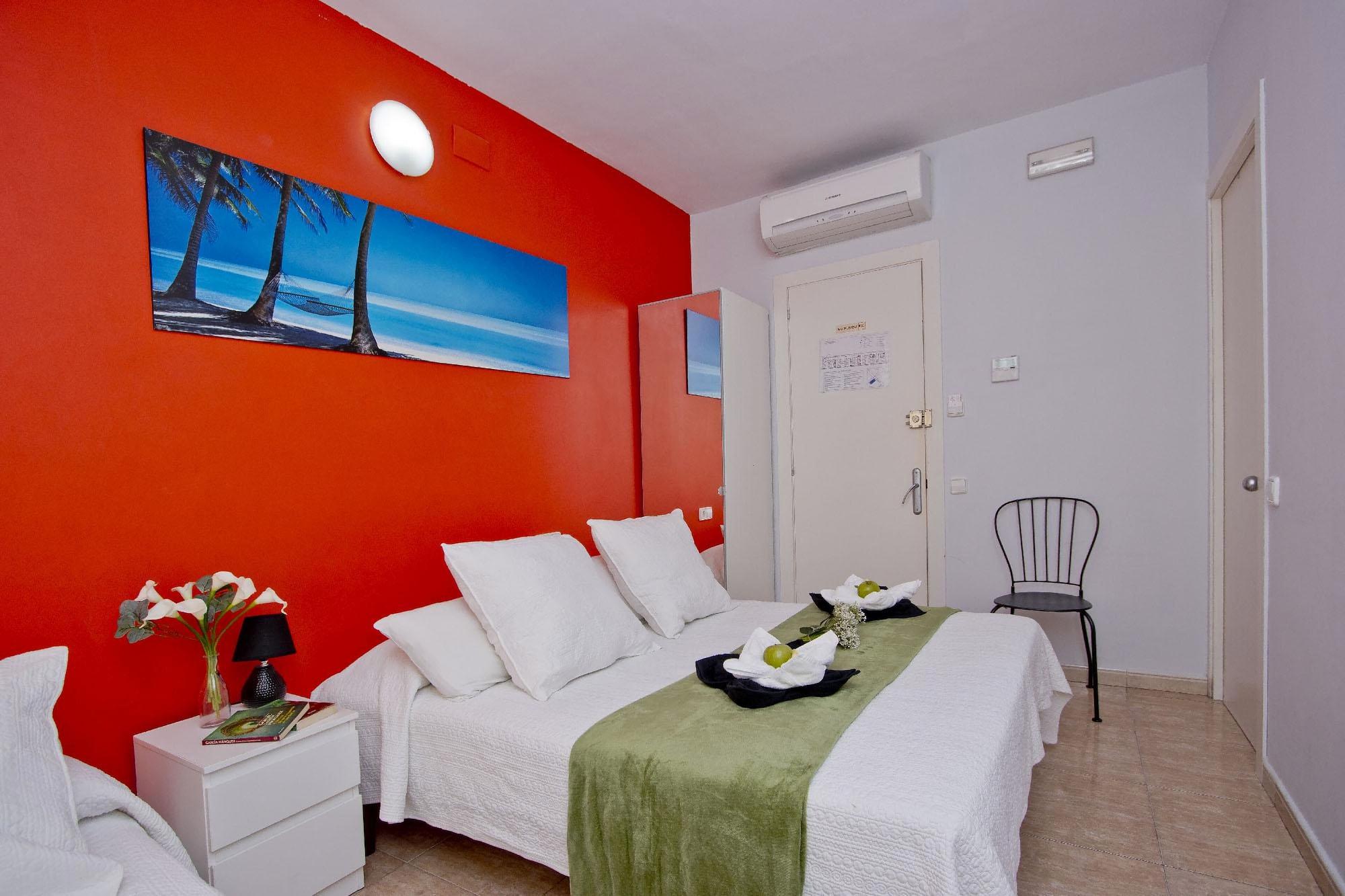 Barcelona City North Hostal Екстериор снимка